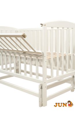 Детская кроватка для новорожденных "Valeri" с маятником без ящика белая
