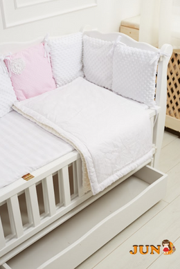 Детская кроватка NATALI с откидной боковиной и ящиком белый