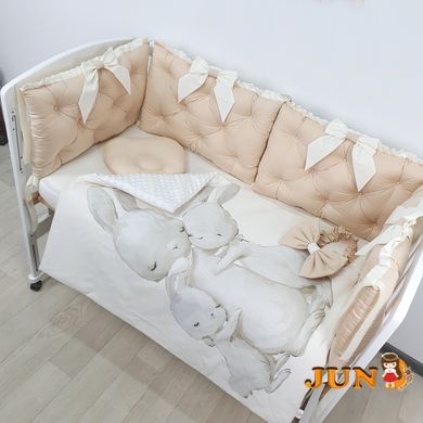 Комплект постельного белья + Конверт на выписку-с подушечками, в детскую кроватку. Бежевый, с зайками