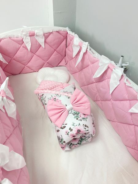 Комплект постільної білизни, в дитяче ліжечко. Рожевий,  з ловцями снів.