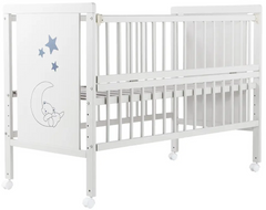 Детская кроватка для новорожденных ДУБОК Мишка без ящика, маятник, откидной бок  с колесами бук белый