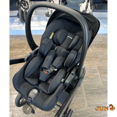 Автокресло CARRELLO Vega CRL-14101 Absolute Black i-Size 40-87см