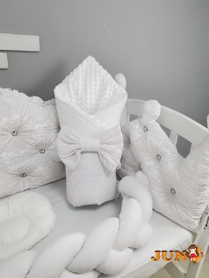 Комплект постільної білизни + Конверт на виписку-з подушечками, в дитяче ліжечко. Білий бархат з великими коронами