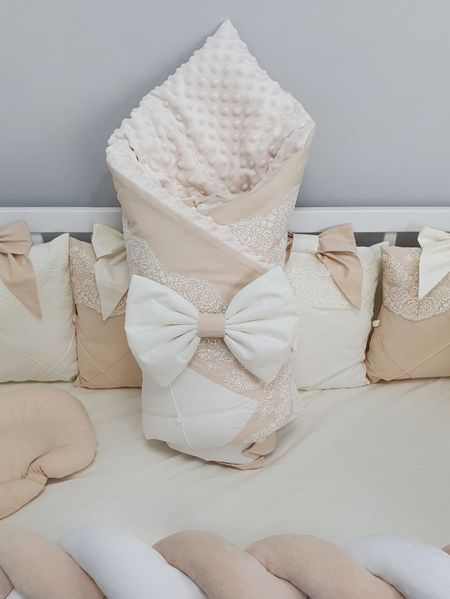 Комплект постільної білизни + Конверт на виписку-з подушечками, в дитяче ліжечко. Молочно- бежевий з бантами