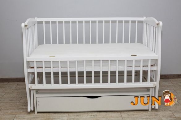 Детская кроватка для новорожденных ДУБОК Грация с ящиком, маятник, откидной бок бук белый