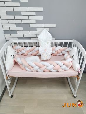 Комплект постільної білизни в дитяче ліжечко,  персиковий з хмаринками.