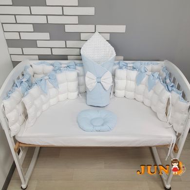 Комплект постельного белья в детской кроватке - Бело-голубые бомбоны