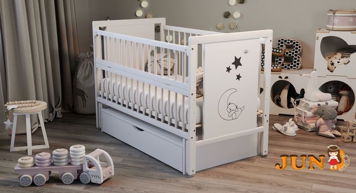 Детская кроватка для новорожденных ДУБОК Мишка с ящиком маятник, откидной бок бук белый