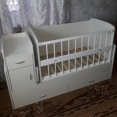 Детская кроватка для новорожденных с ящиком и переставной тумбой слоновая белая